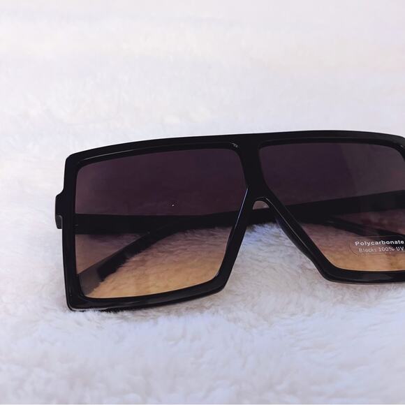 Ivonne Black Flat Oversized Square Sunglasses - Picture 3 of 11